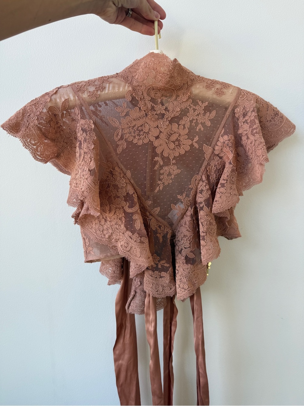 Luna Lace Ruffled Top - Picture 3 of 5